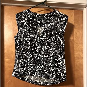 Trouvé black and white sleeveless b neck top